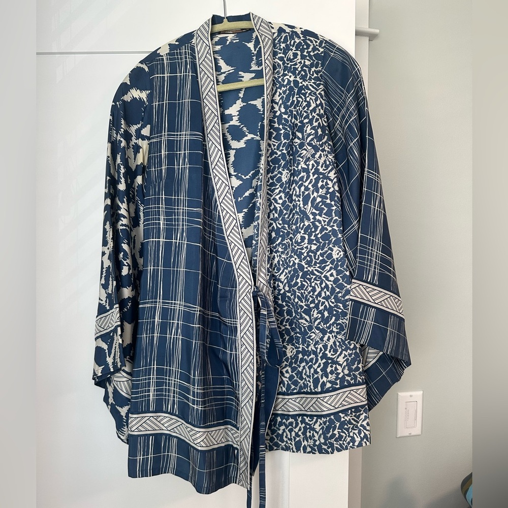 BCBG MaxAzria 100% silk patchwork kimono wrap